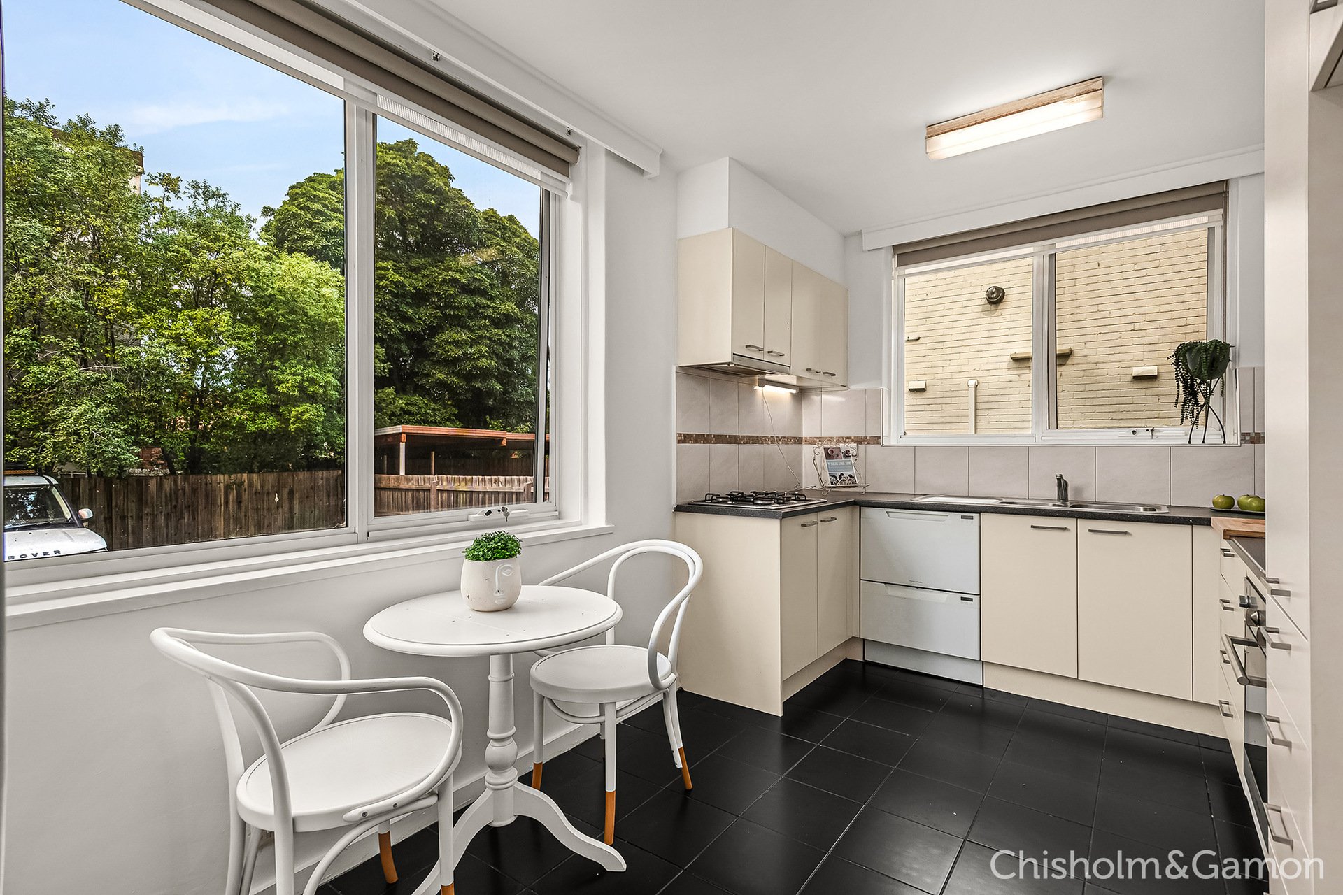 7/61 Ormond Road, Elwood image 2