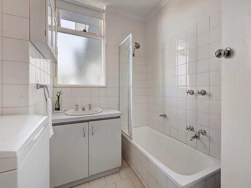 7/614 Inkerman Street, Caulfield North image 6