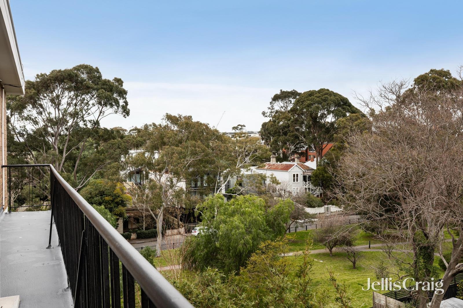 7/63 Evansdale Road, Hawthorn image 2