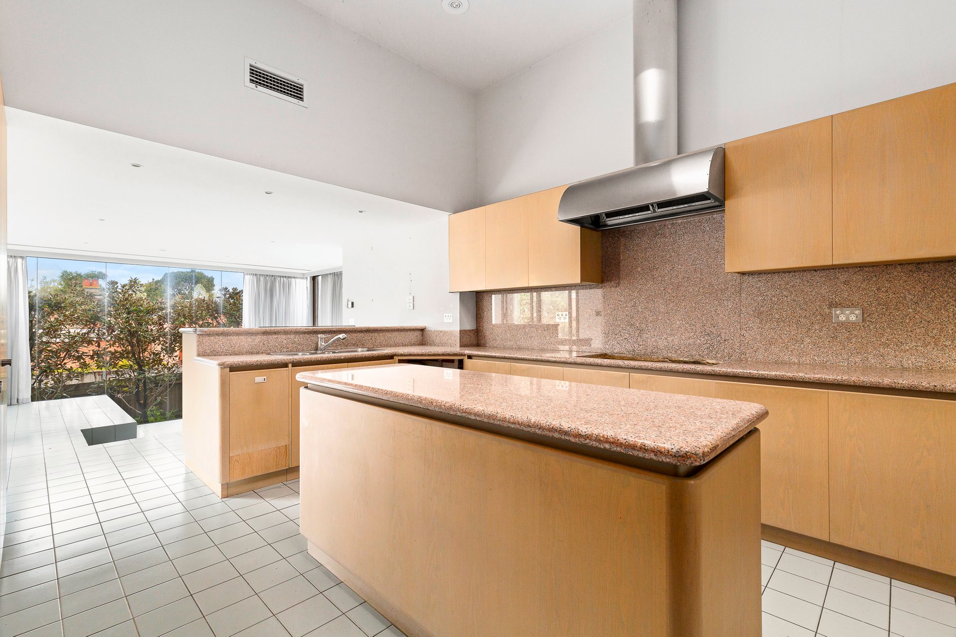 Property Gallery Thumbnail 3