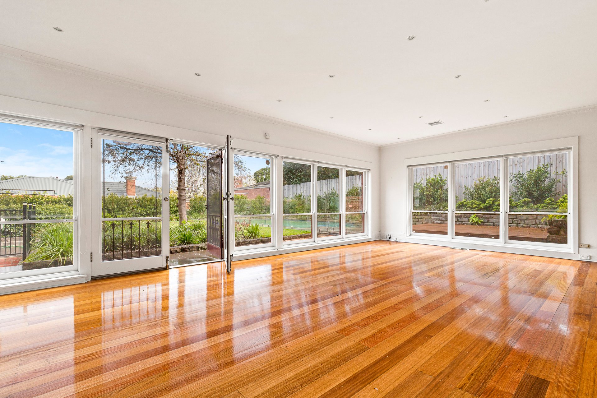 Property Gallery Thumbnail 7