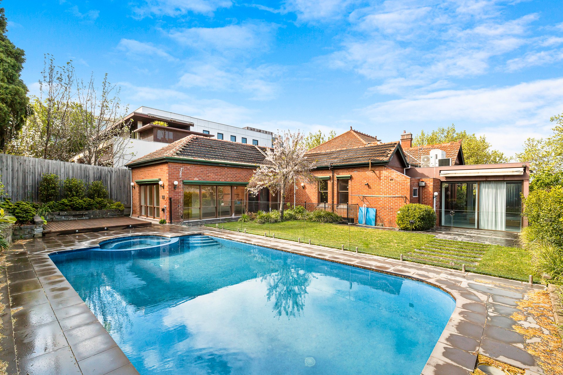 Property Gallery Thumbnail 2