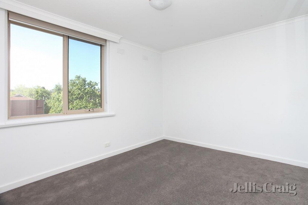 7/63 Millswyn Street, South Yarra image 2