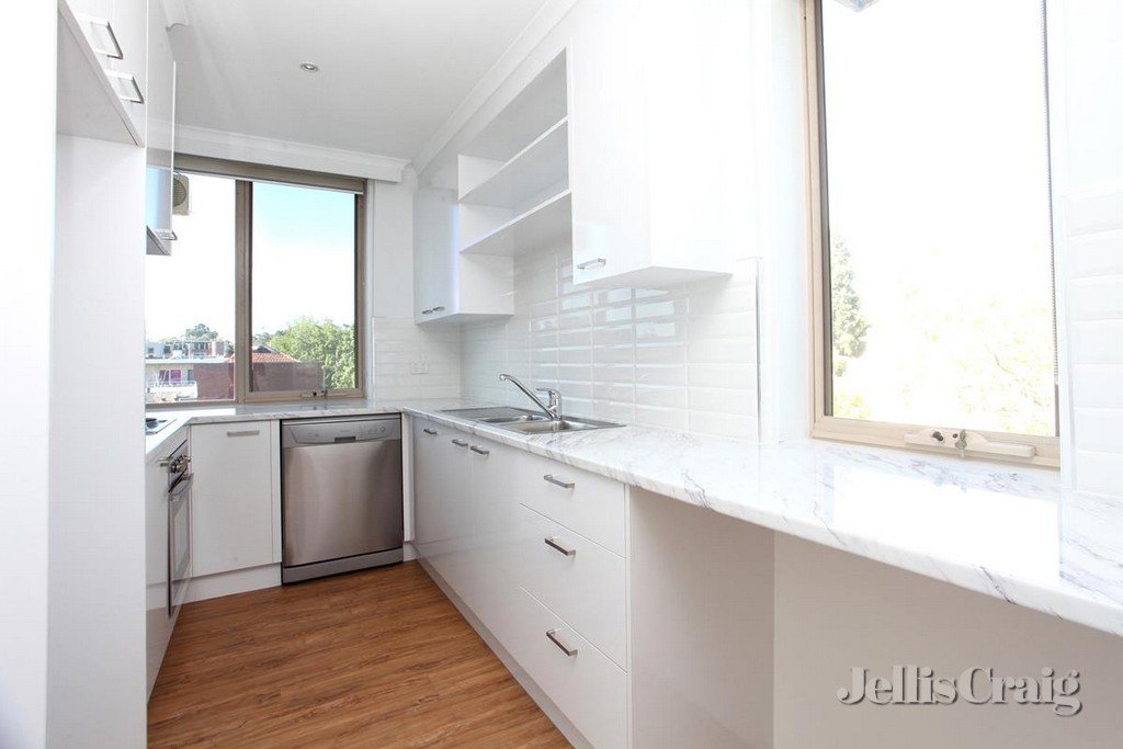 7/63 Millswyn Street, South Yarra image 4
