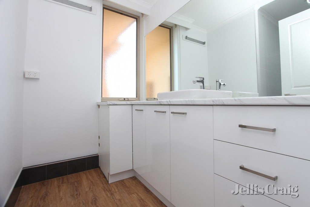 7/63 Millswyn Street, South Yarra image 5