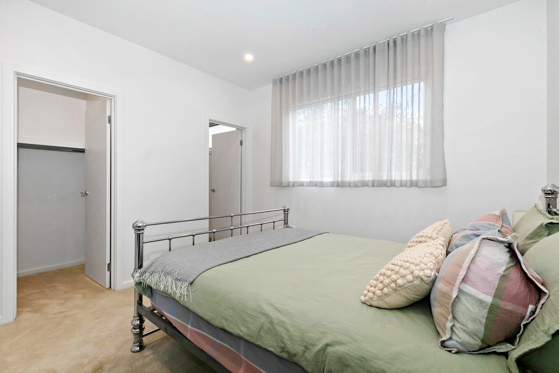 Property Gallery Thumbnail 5
