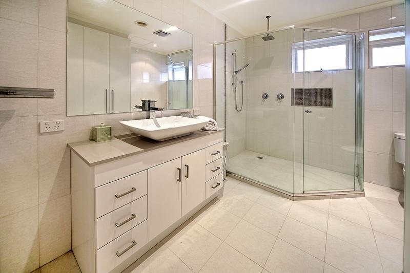 Property Gallery Thumbnail 9