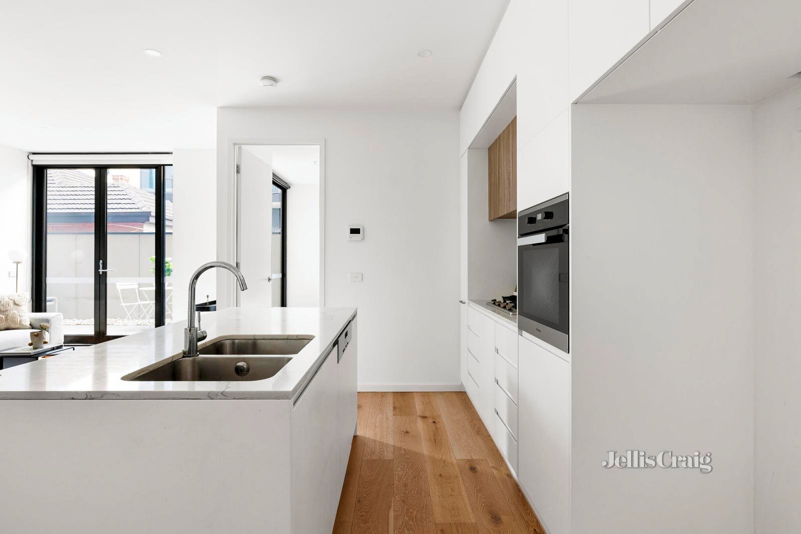 7/687 Glen Huntly Road, Caulfield image 5