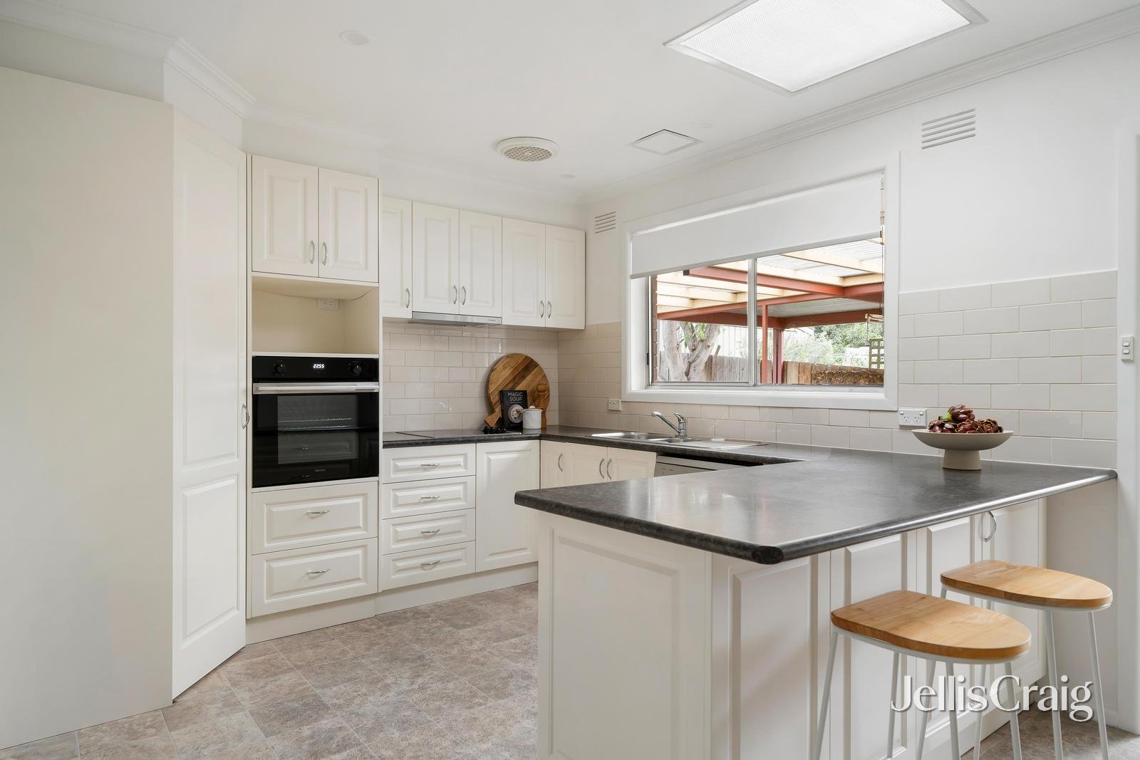 76B Para Road, Montmorency image 5