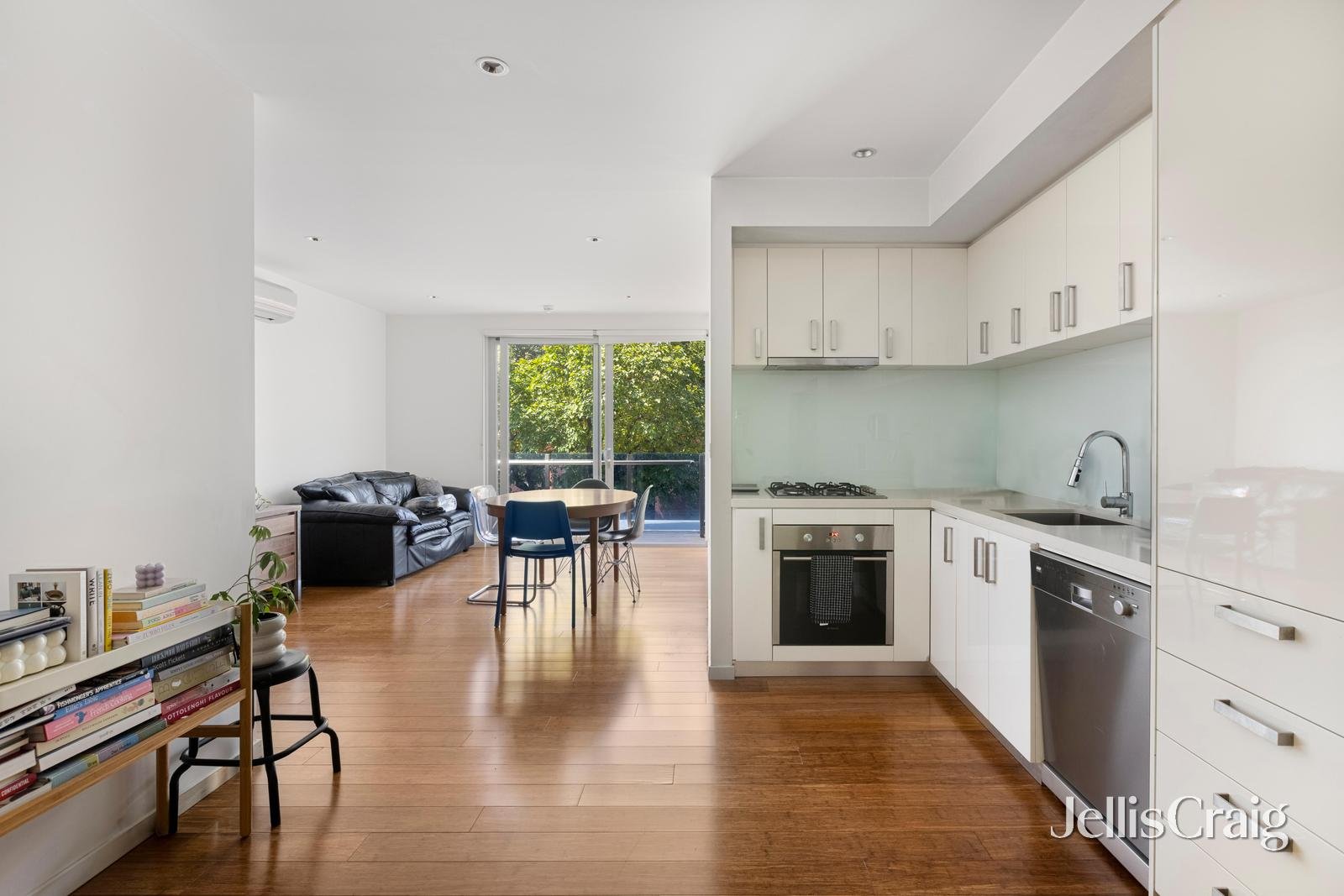 77 Cardigan Street, Carlton image 3