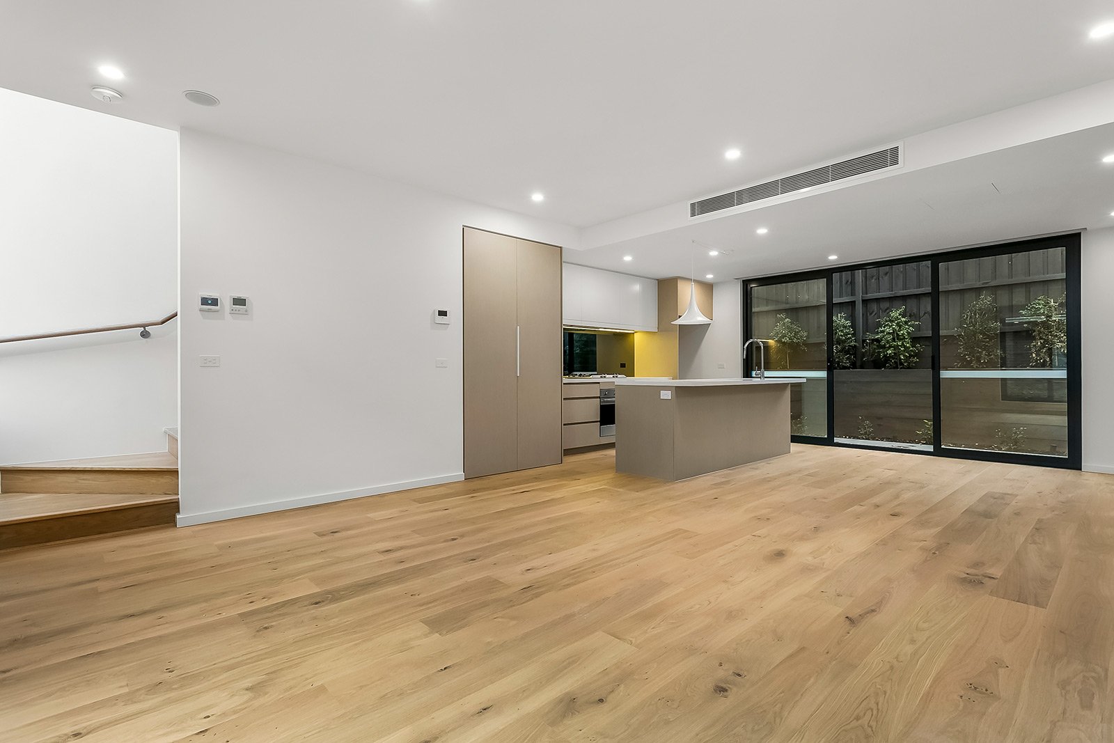Property Gallery Thumbnail 3