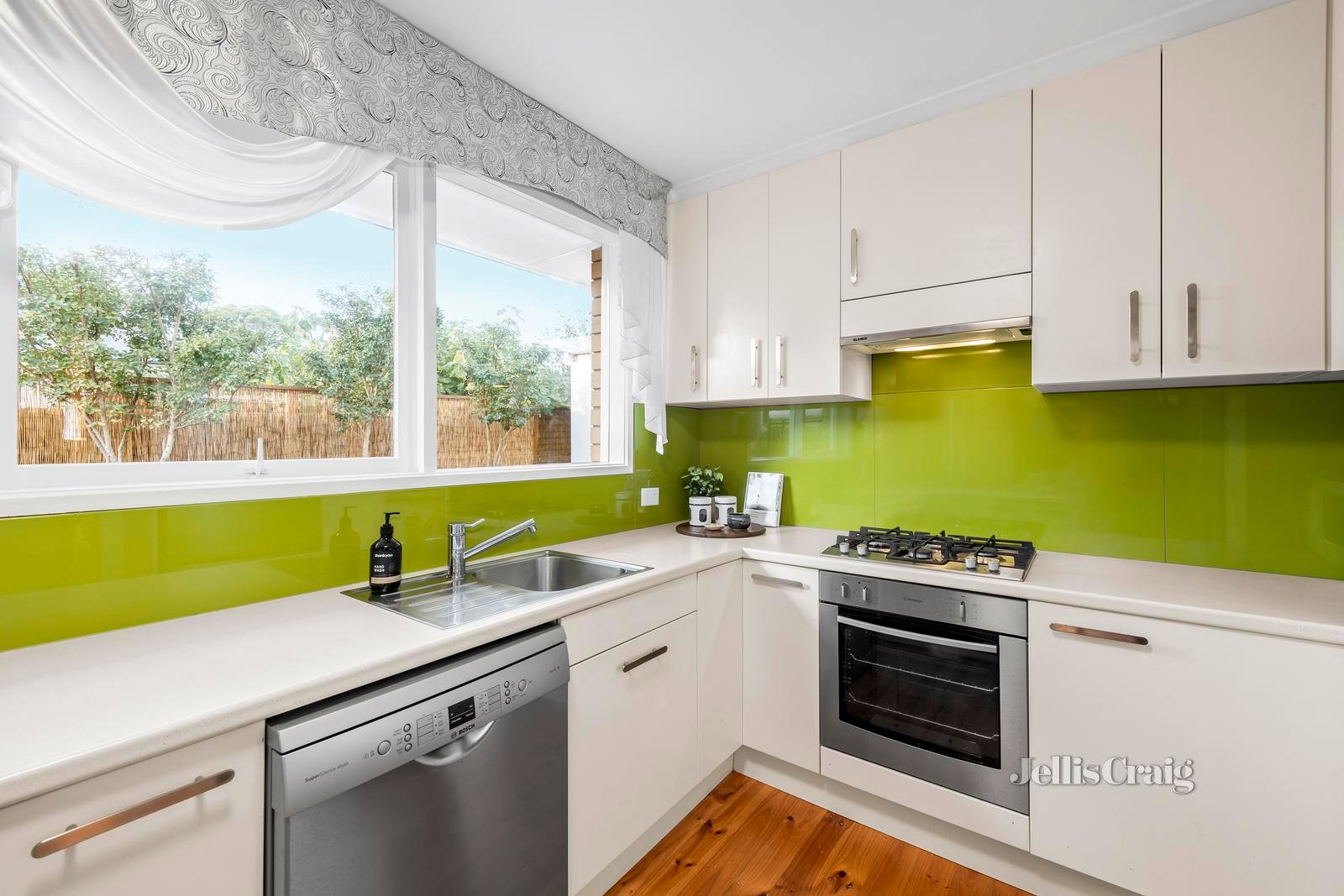 7/7 City Road, Ringwood image 3