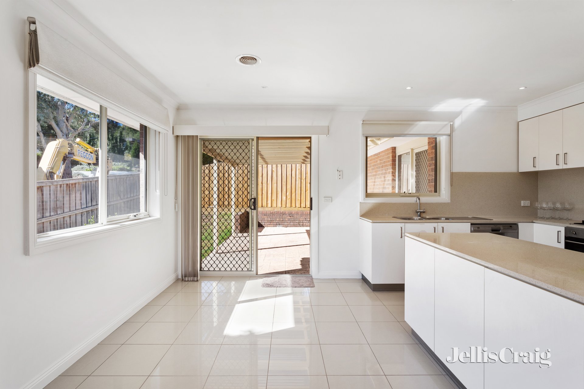 77 Graham Road, Viewbank image 3