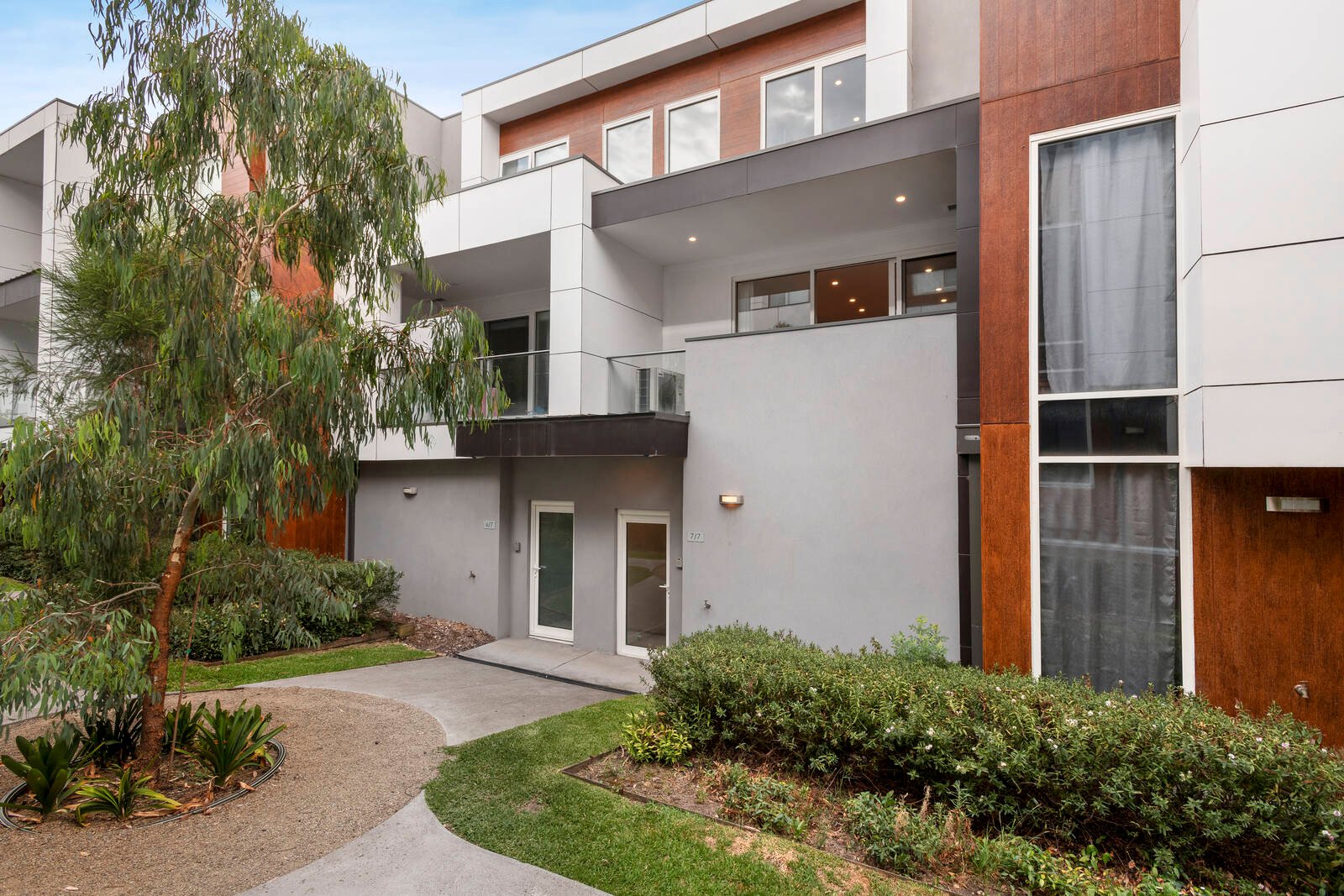 Property Gallery - Main Image