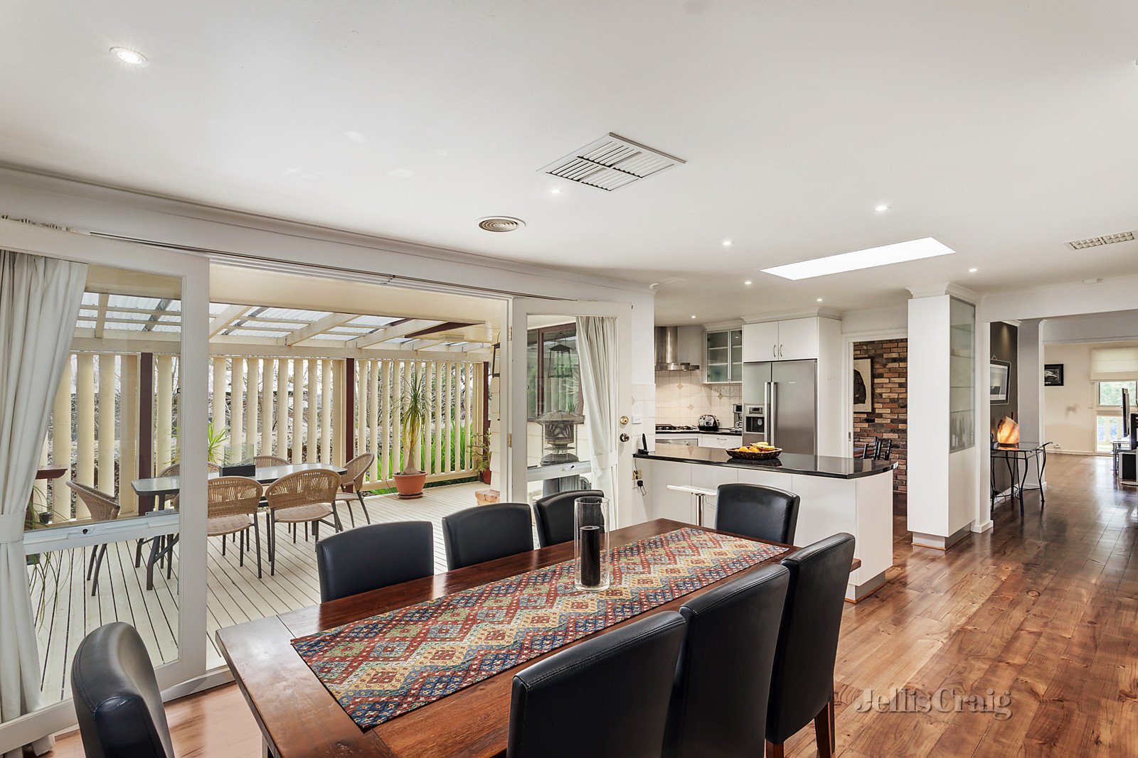 77 Jells Road, Wheelers Hill image 3