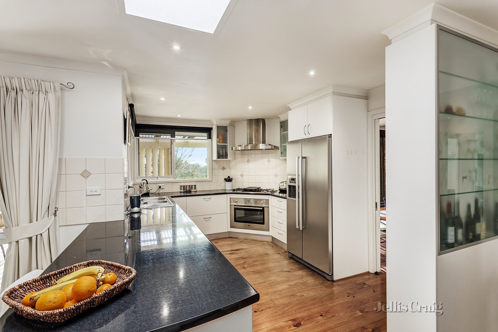 77 Jells Road, Wheelers Hill image 4