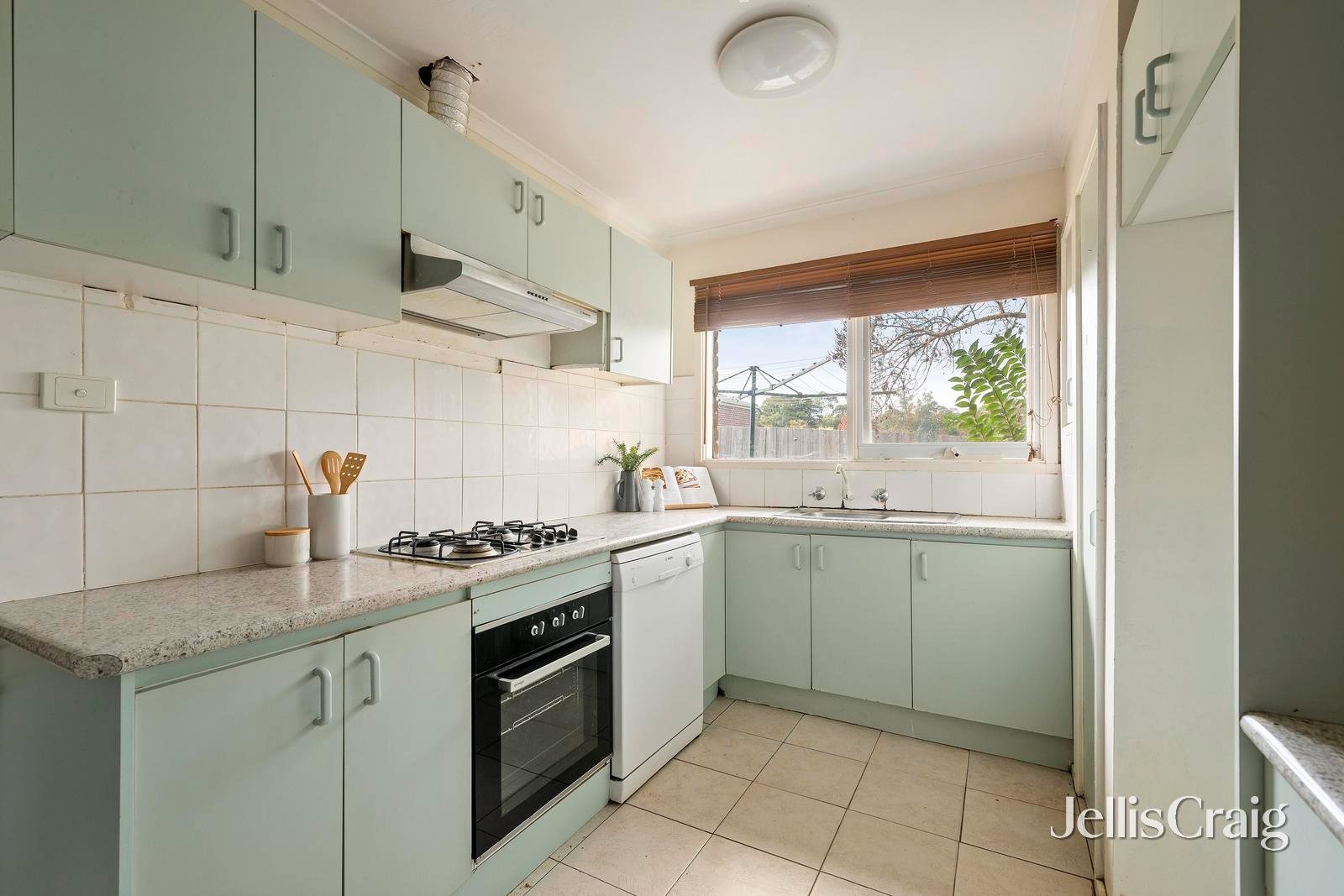77 Kipling Avenue, Mooroolbark image 6