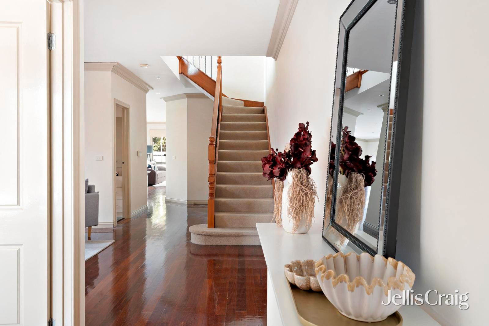 77 Market Street, Essendon image 3