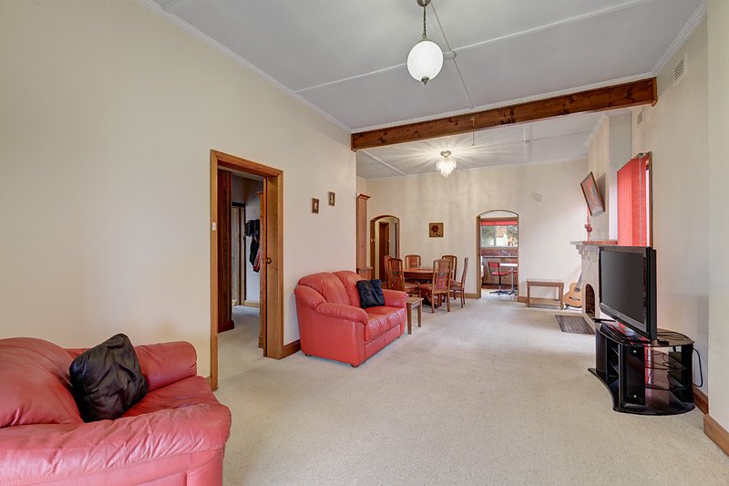 77 Mitchell Street, Bentleigh image 2