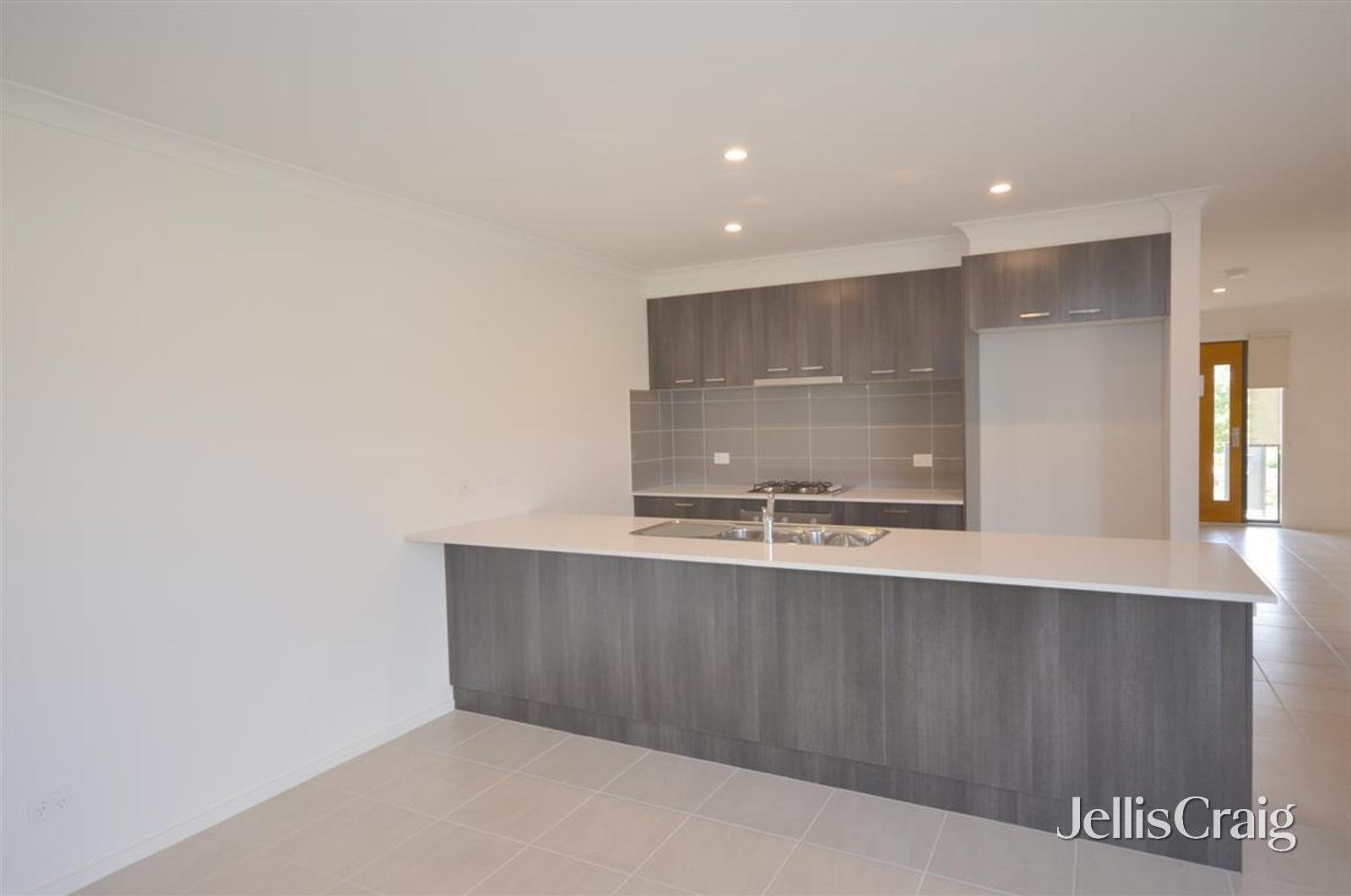 77 O'Shannassy Parade, Lucas image 6