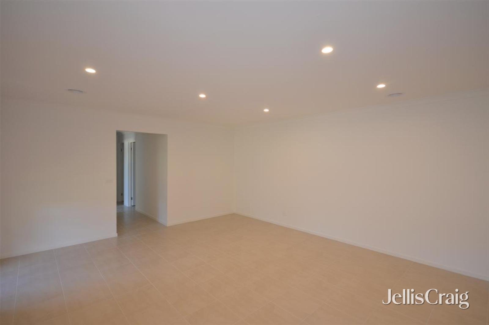 77 O'Shannassy Parade, Lucas image 7