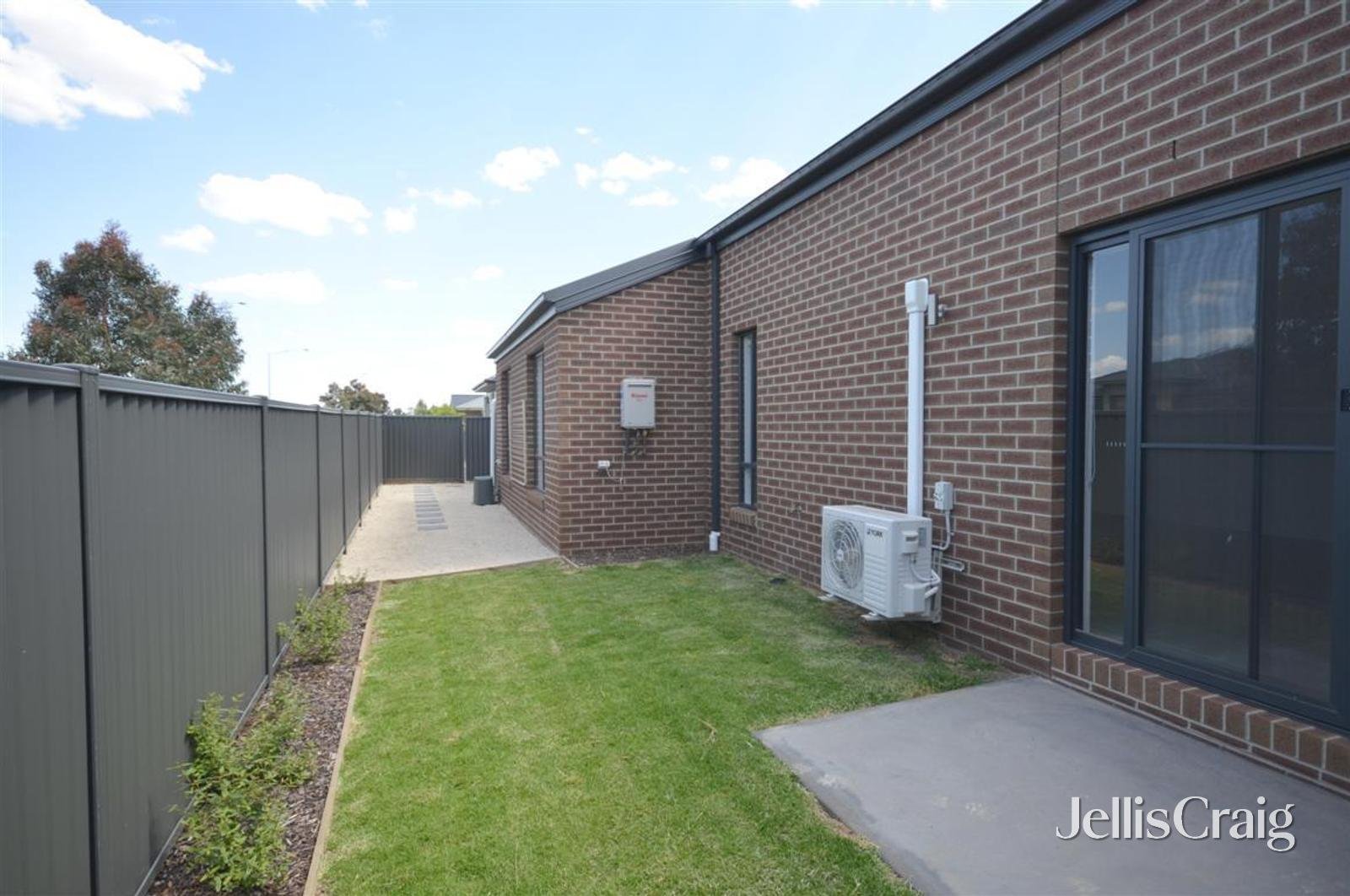 77 O'Shannassy Parade, Lucas image 11