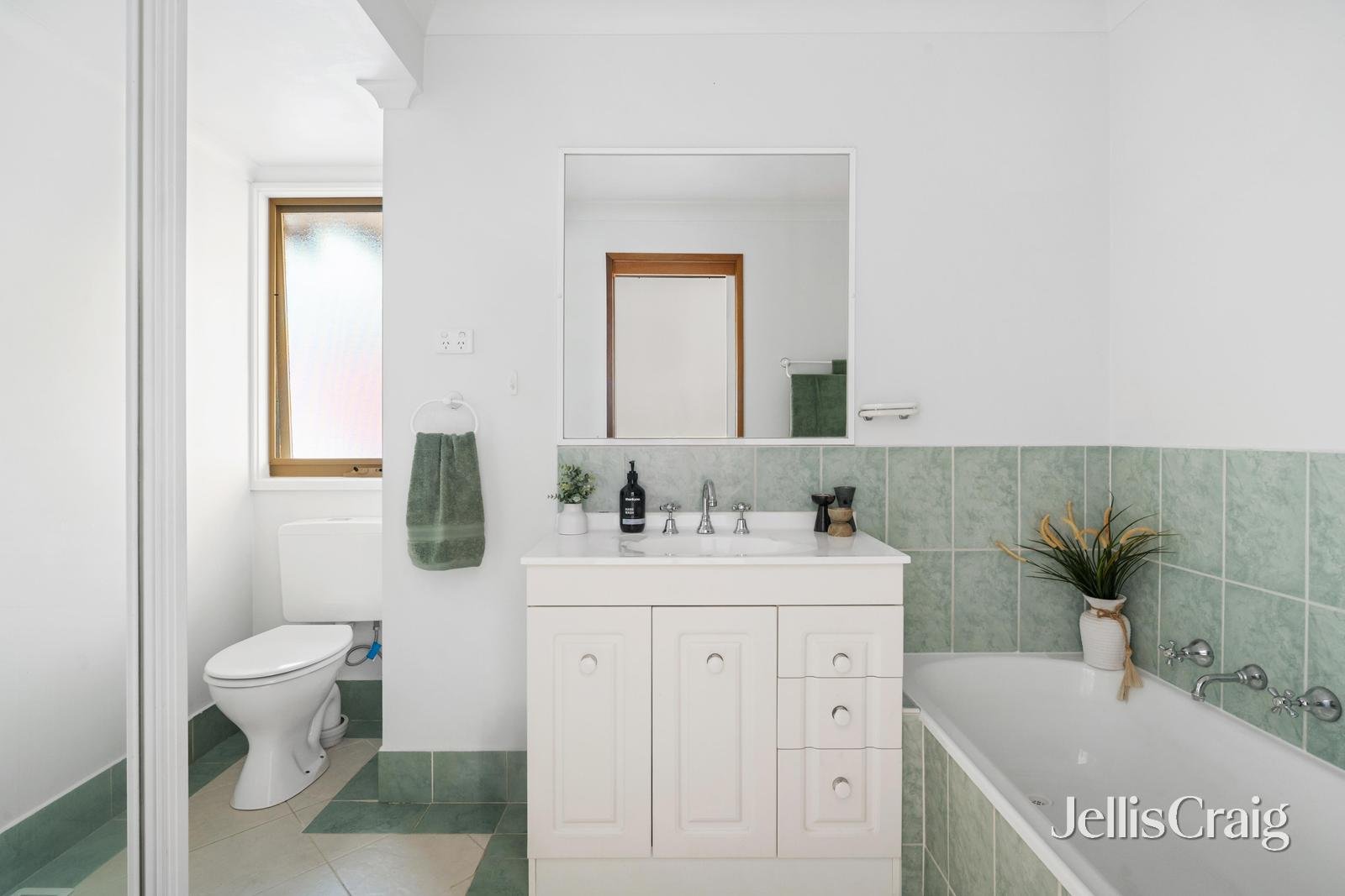 77 Sackville Street, Montmorency image 8