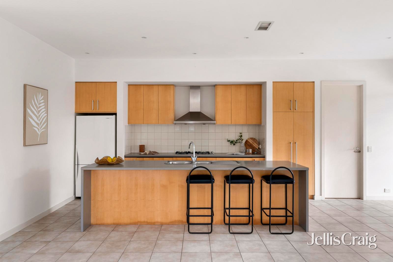 77 Springthorpe Boulevard, Macleod image 4