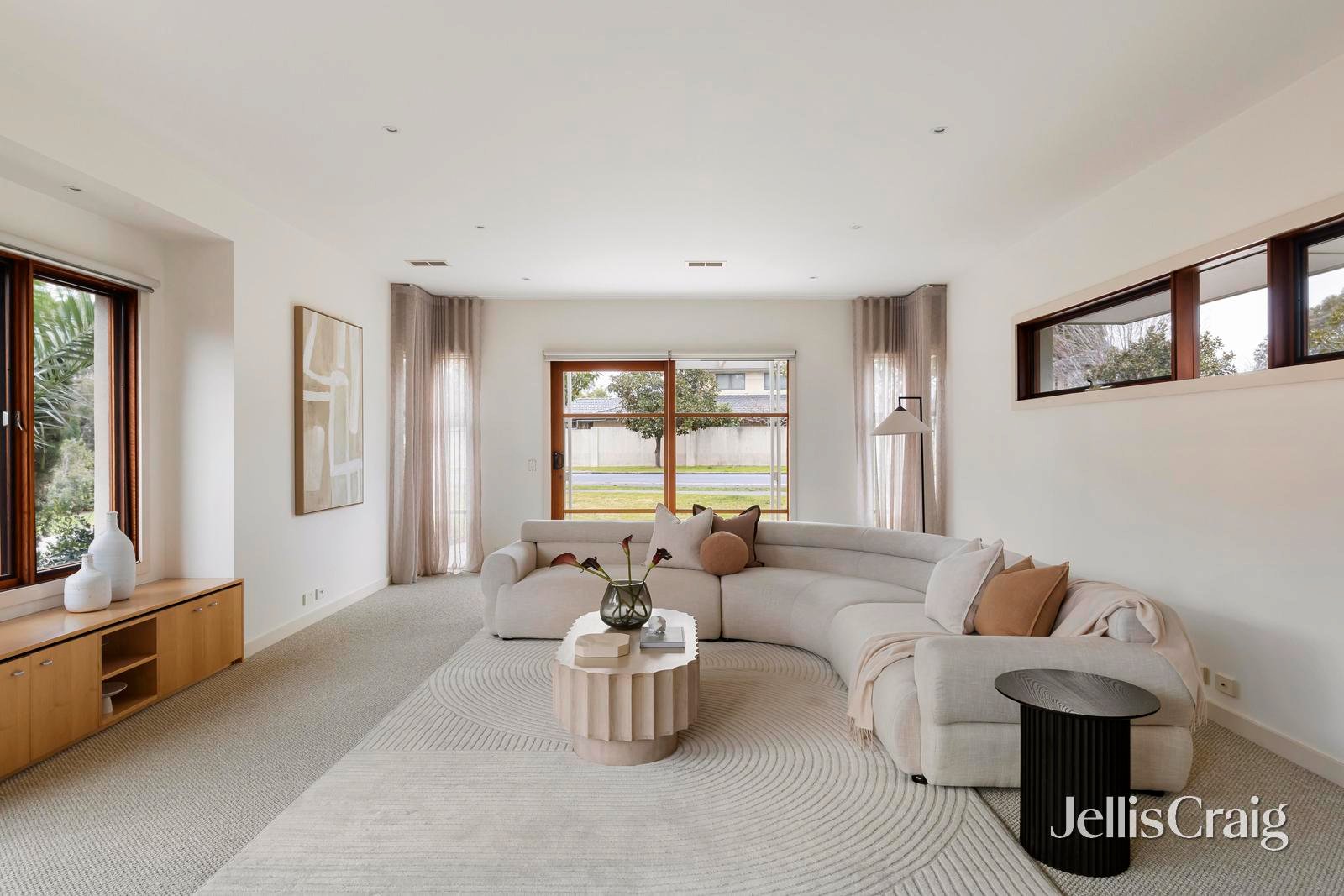 77 Springthorpe Boulevard, Macleod image 3