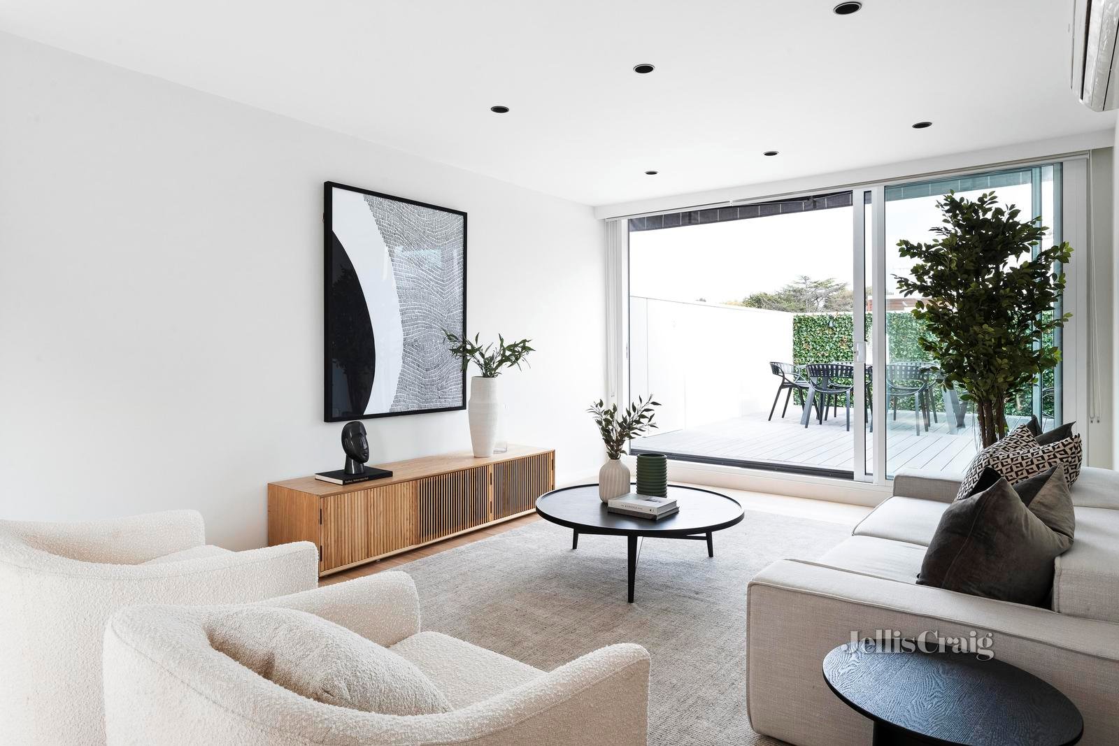 77 Victoria Road, Northcote image 3