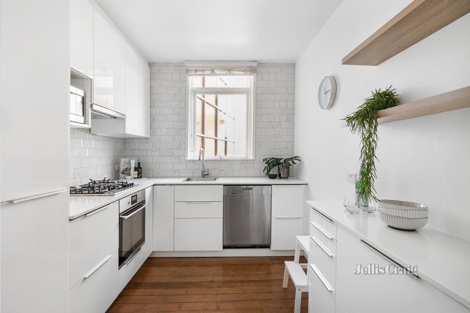 7/7 Wattletree Road, Armadale image 2