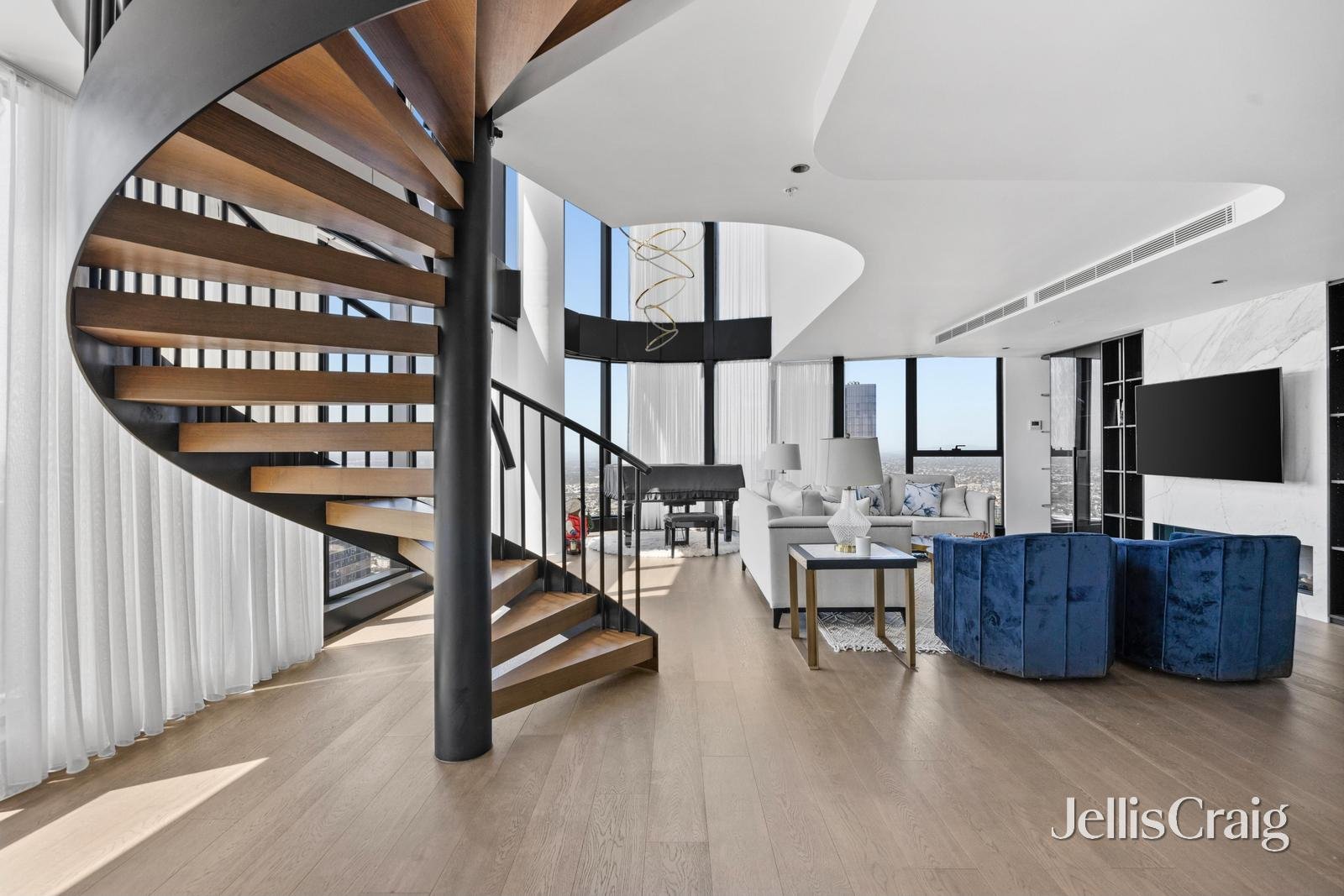 7701/370 Queen Street, Melbourne image 1