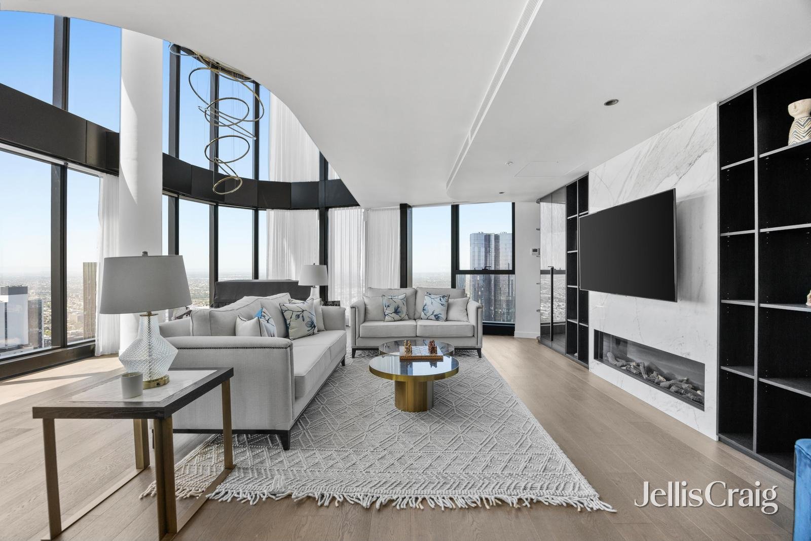 7701/370 Queen Street, Melbourne image 2