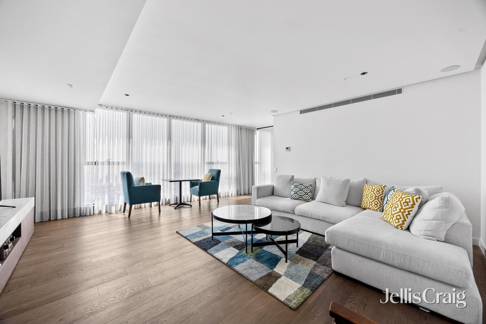 7701/370 Queen Street, Melbourne image 4