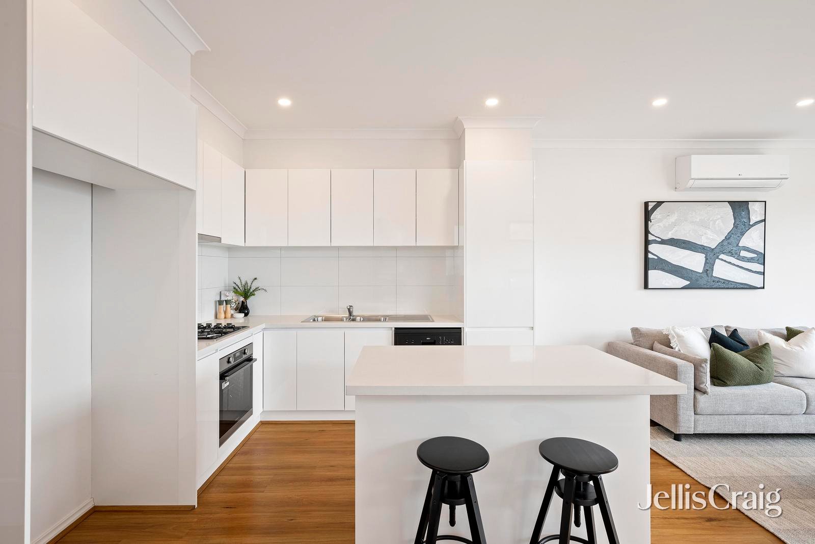 7/72 Clarke Street, Lilydale image 2