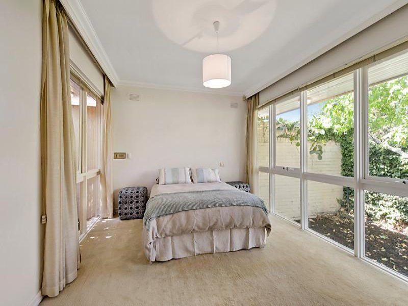 77A Kooyongkoot Road, Hawthorn image 7