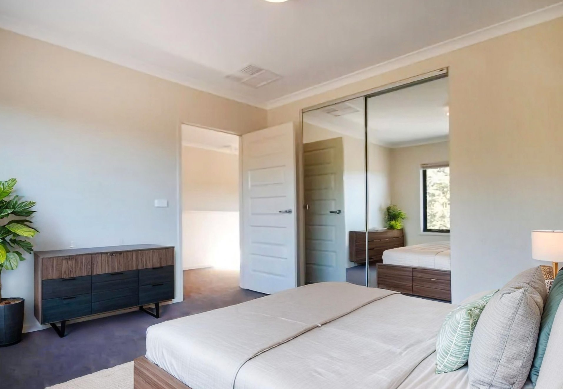 77B Winmalee Drive, Glen&nbsp;Waverley image 5