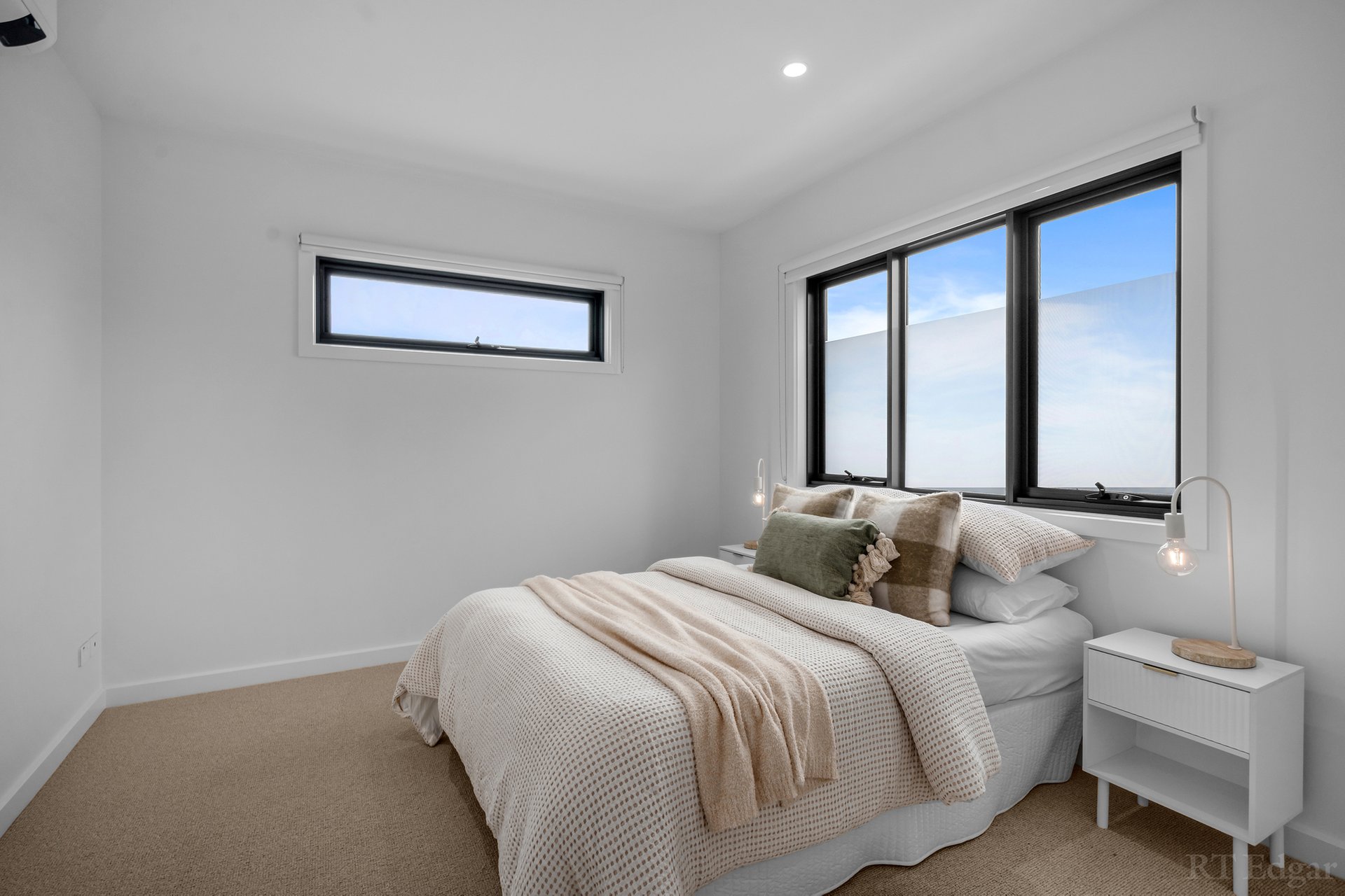 Property Gallery Thumbnail 11