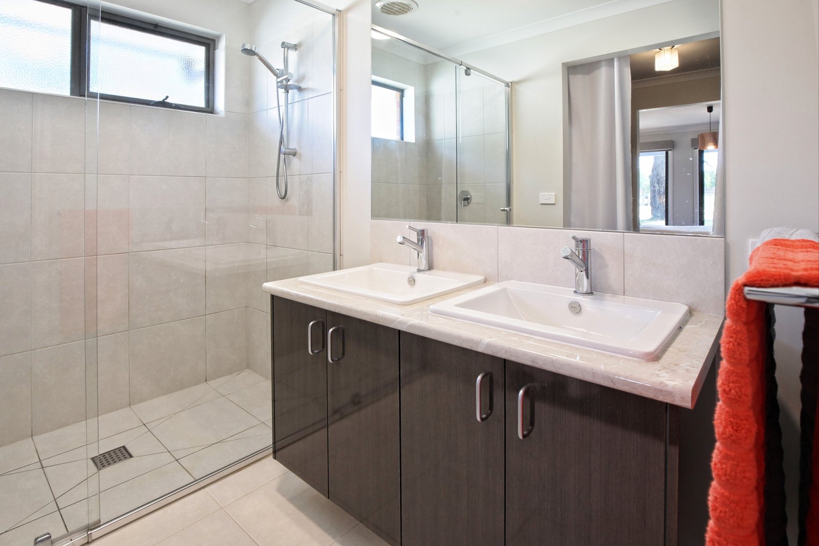 Property Gallery Thumbnail 14