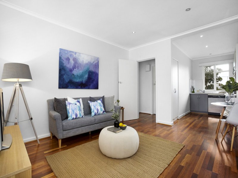 7/8 John Street, Elwood image 2