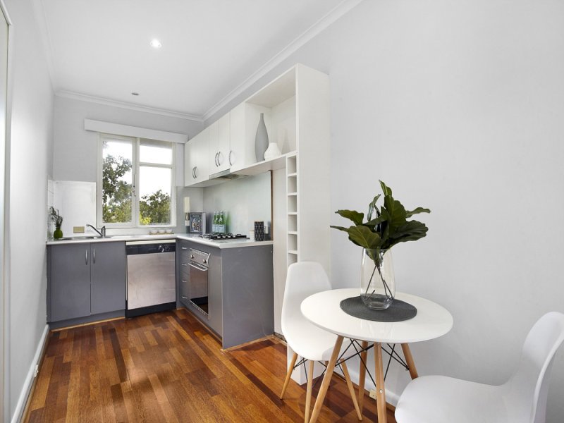 7/8 John Street, Elwood image 3