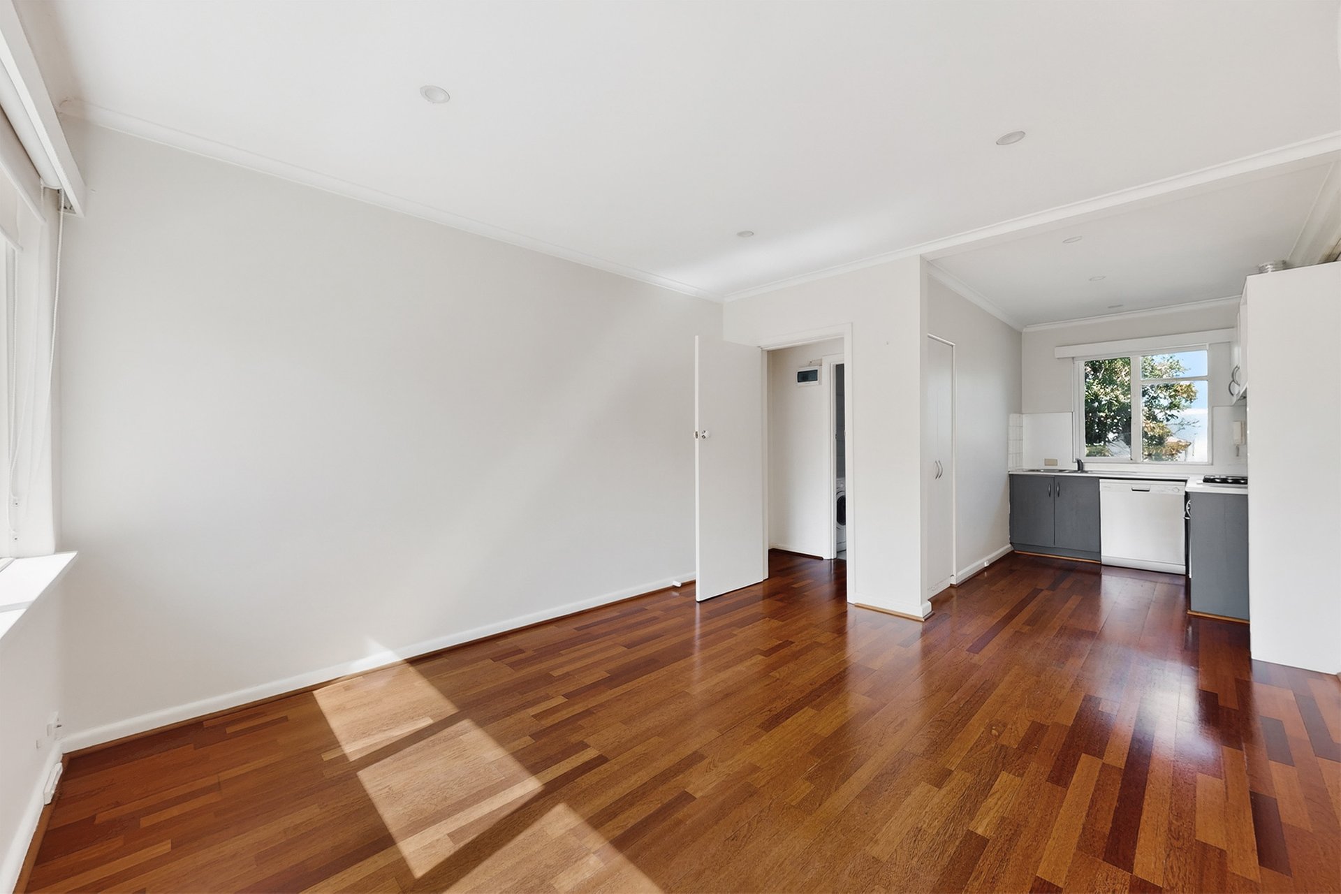 7/8 John Street, Elwood image 2