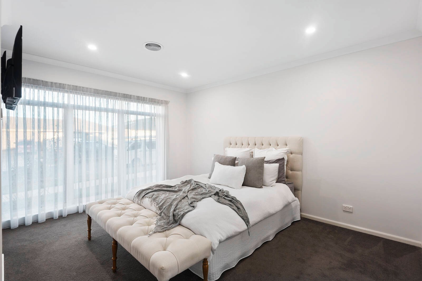 Property Gallery Thumbnail 12