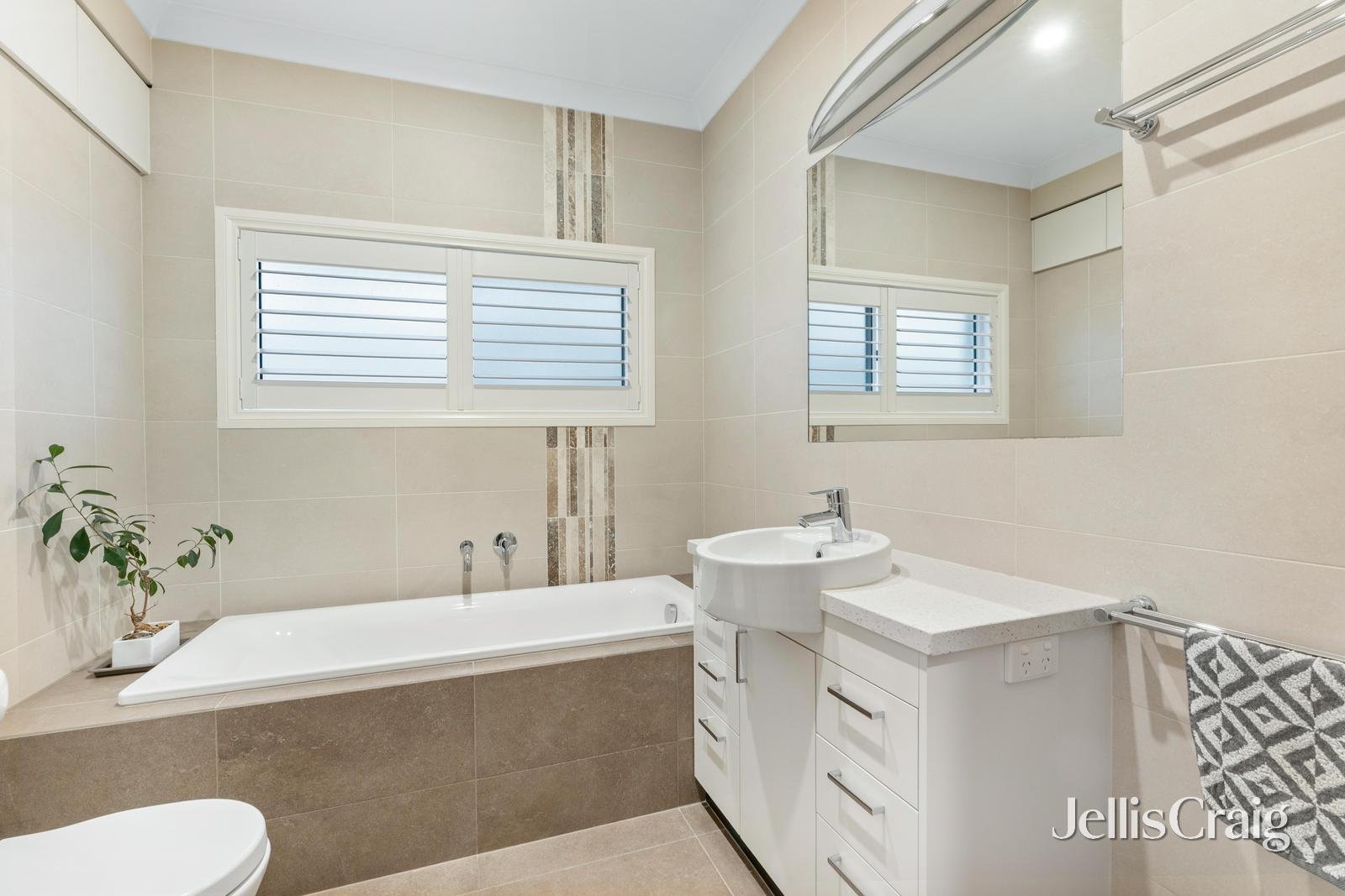 78 Longview Road, Balwyn North image 11