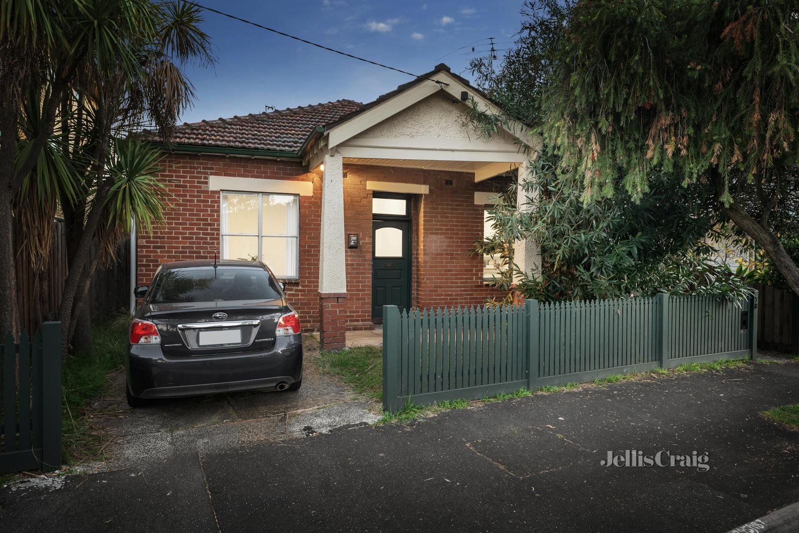 78 Madden Grove, Richmond image 1