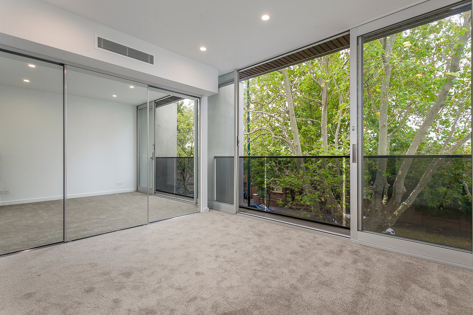 Property Gallery Thumbnail 3