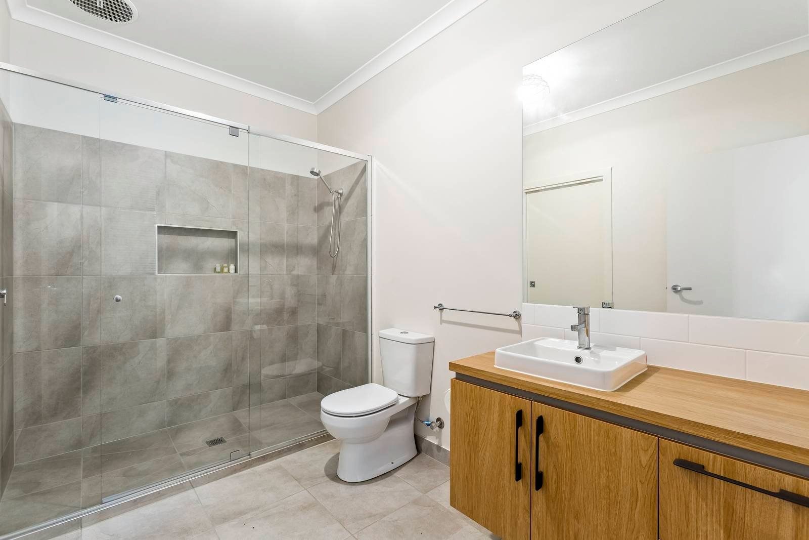 Property Gallery Thumbnail 10