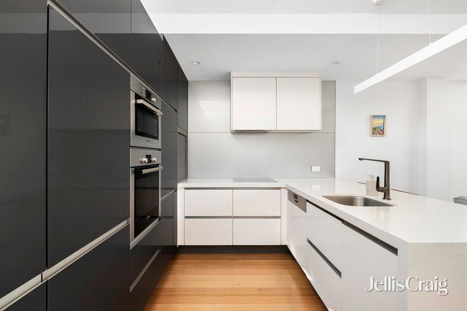 78 Spray Street, Elwood image 8