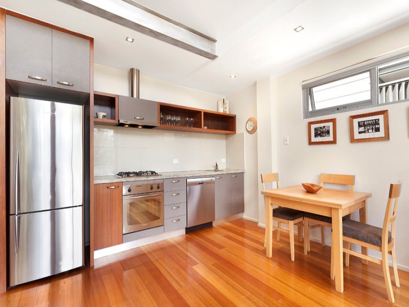 78 Spray Street, Elwood image 3