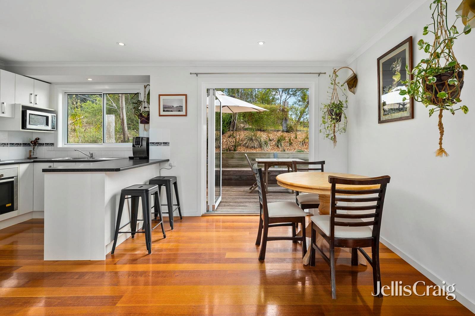 78 Valley Drive, Rye image 5